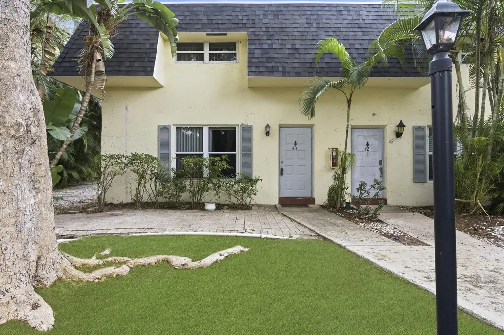 1945 Nw 4th Avenue Boca Raton FL 33432