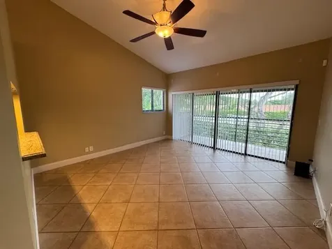 4 Via De Casas Sur Boynton Beach FL 33426