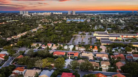 1077 Siena Oaks Circle Palm Beach Gardens FL 33410