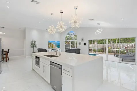 1077 Siena Oaks Circle Palm Beach Gardens FL 33410