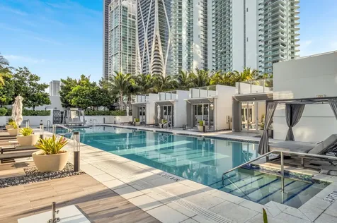 851 NE 1st Avenue Miami FL 33132