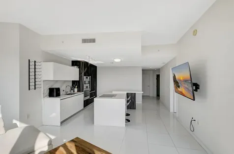 851 NE 1st Avenue Miami FL 33132