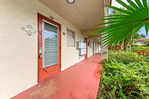 6 Abbey Lane Delray Beach FL 33446
