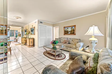 6 Abbey Lane Delray Beach FL 33446