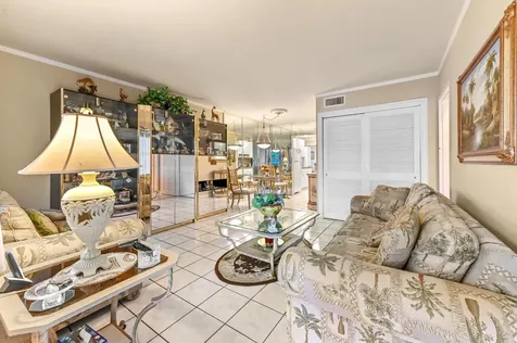 6 Abbey Lane Delray Beach FL 33446