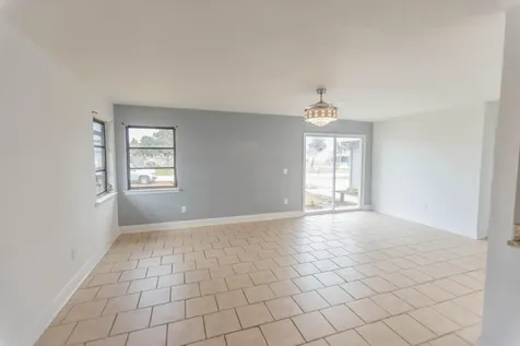 382 Ne Genesee Avenue Port Saint Lucie FL 34983