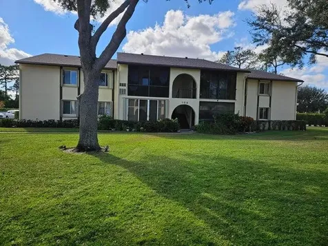 105 Lake Pine Circle Greenacres FL 33463
