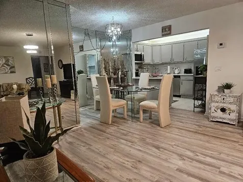 105 Lake Pine Circle Greenacres FL 33463