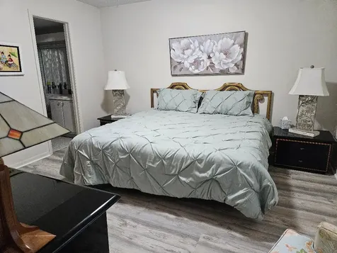 105 Lake Pine Circle Greenacres FL 33463