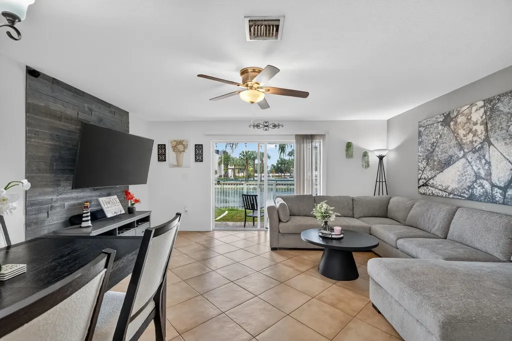 5904 Abbey Road Tamarac FL 33321
