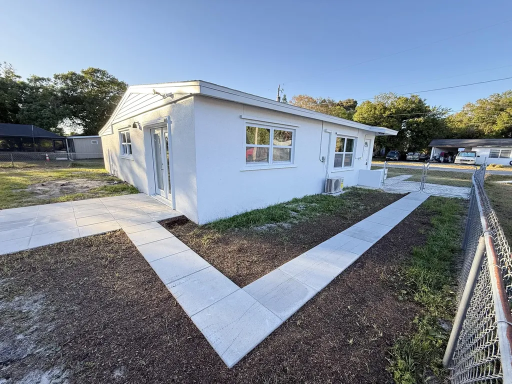 5045 Garner Street Fort Pierce FL 34981