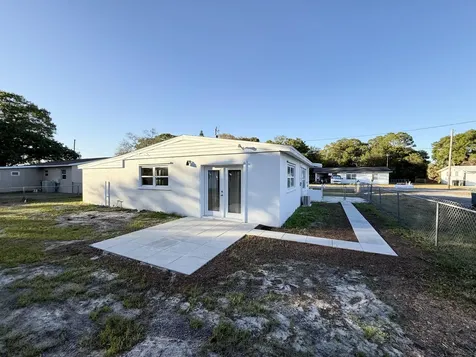 5045 Garner Street Fort Pierce FL 34981