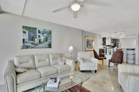 4 Royal Palm Way Boca Raton FL 33432