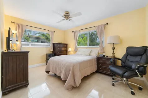 2001 Ne 30th Street Fort Lauderdale FL 33306