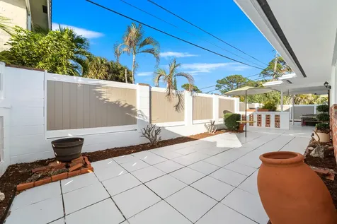 2001 Ne 30th Street Fort Lauderdale FL 33306