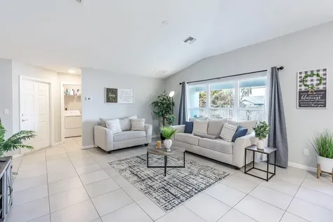 742 Nw Bayshore Boulevard Port Saint Lucie FL 34983