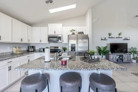 742 Nw Bayshore Boulevard Port Saint Lucie FL 34983