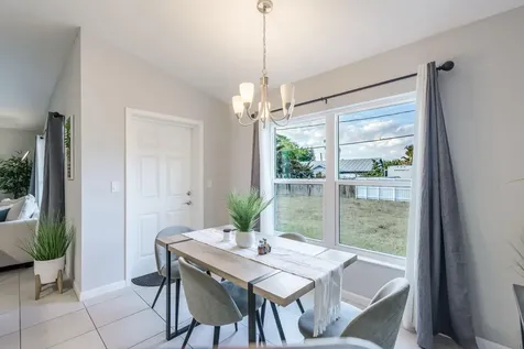 742 Nw Bayshore Boulevard Port Saint Lucie FL 34983