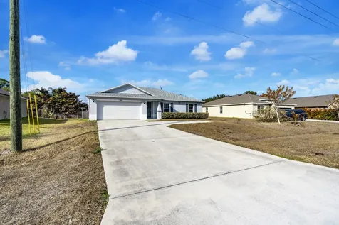 742 Nw Bayshore Boulevard Port Saint Lucie FL 34983