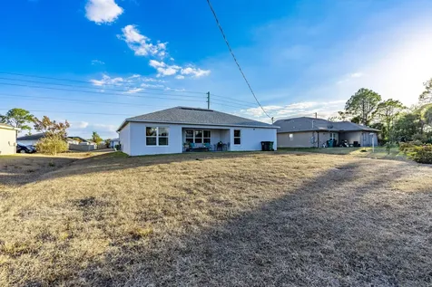 742 Nw Bayshore Boulevard Port Saint Lucie FL 34983