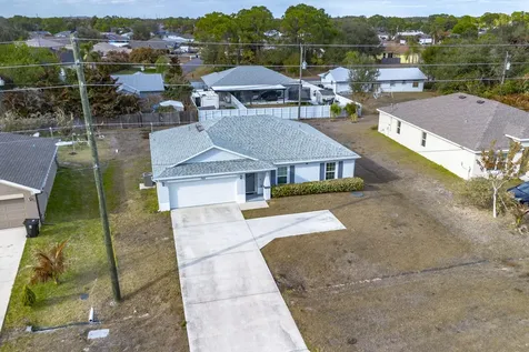 742 Nw Bayshore Boulevard Port Saint Lucie FL 34983