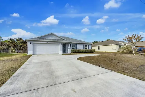 742 Nw Bayshore Boulevard Port Saint Lucie FL 34983