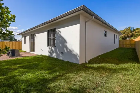 4720 Pine Cone Lane West Palm Beach FL 33417