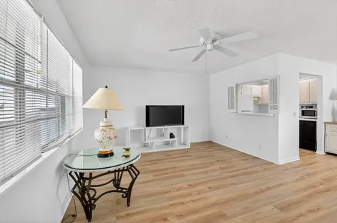 480 Horizons Boynton Beach FL 33435
