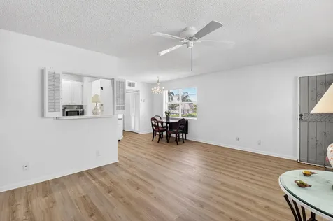 480 Horizons Boynton Beach FL 33435