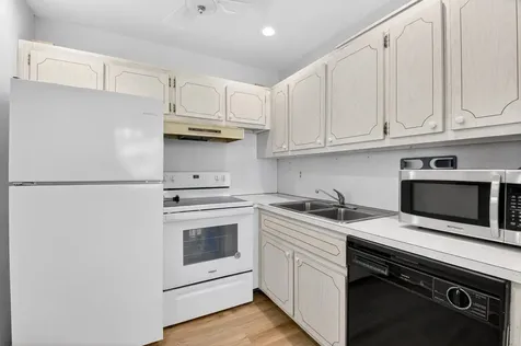 480 Horizons Boynton Beach FL 33435