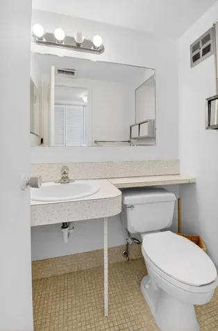 480 Horizons Boynton Beach FL 33435