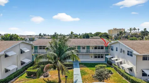 480 Horizons Boynton Beach FL 33435
