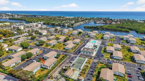 480 Horizons Boynton Beach FL 33435