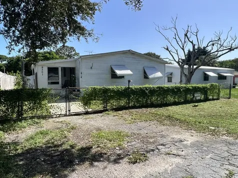 9301 Se 61st Drive Okeechobee FL 34974