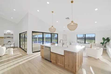 24 Dunbar Road Palm Beach Gardens FL 33418