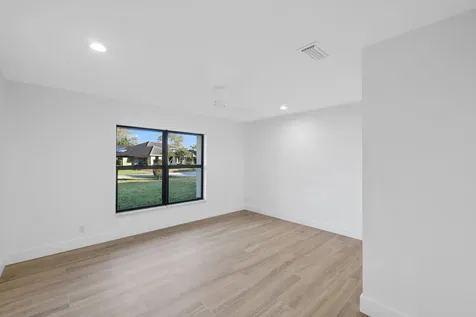 24 Dunbar Road Palm Beach Gardens FL 33418