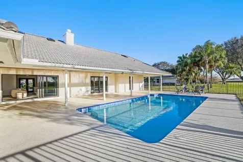 24 Dunbar Road Palm Beach Gardens FL 33418