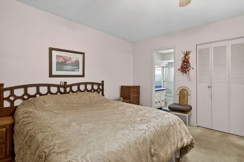 5111 W Oakland Park Boulevard Lauderdale Lakes FL 33313
