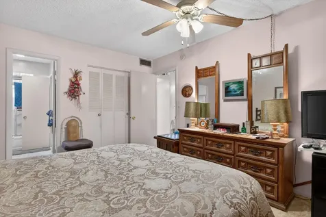 5111 W Oakland Park Boulevard Lauderdale Lakes FL 33313