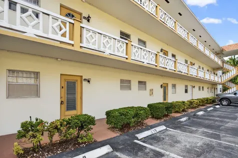 5111 W Oakland Park Boulevard Lauderdale Lakes FL 33313