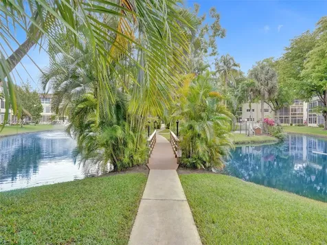 5111 W Oakland Park Boulevard Lauderdale Lakes FL 33313