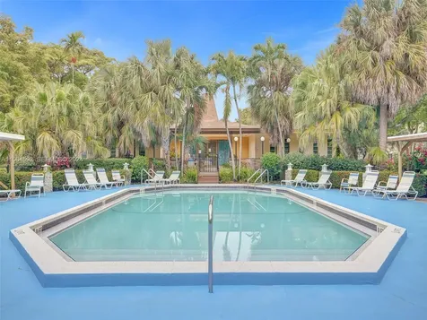 5111 W Oakland Park Boulevard Lauderdale Lakes FL 33313