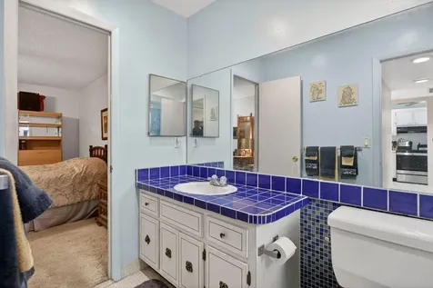 5111 W Oakland Park Boulevard Lauderdale Lakes FL 33313