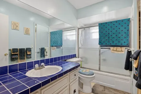 5111 W Oakland Park Boulevard Lauderdale Lakes FL 33313
