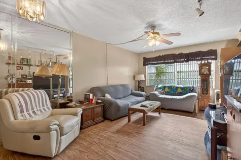 5111 W Oakland Park Boulevard Lauderdale Lakes FL 33313