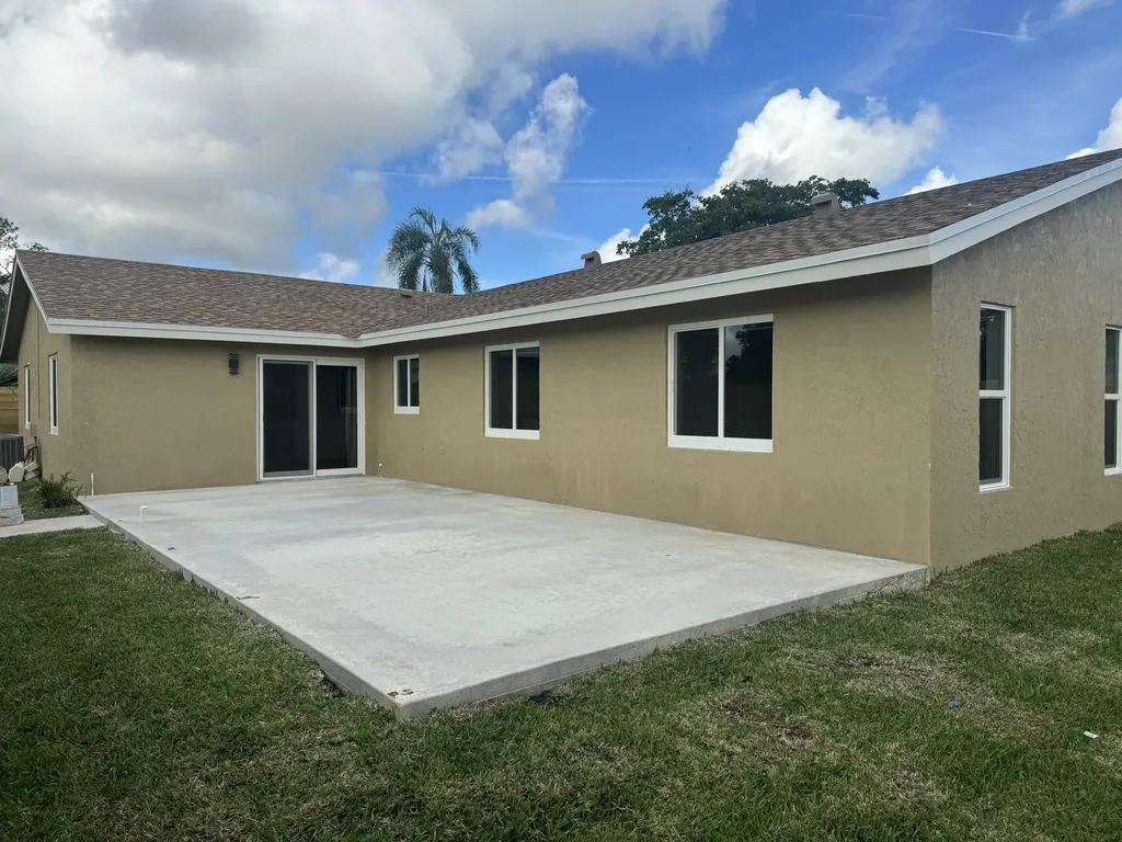 4735 Blue Pine Circle Lake Worth FL 33463