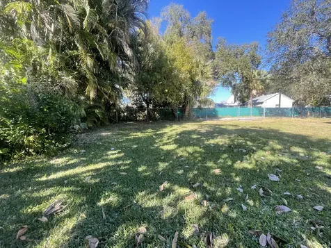 904 Boston Avenue Fort Pierce FL 34950