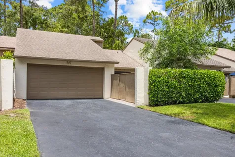 257 Pleasant Wood Drive Wellington FL 33414