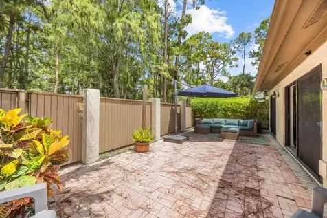 257 Pleasant Wood Drive Wellington FL 33414