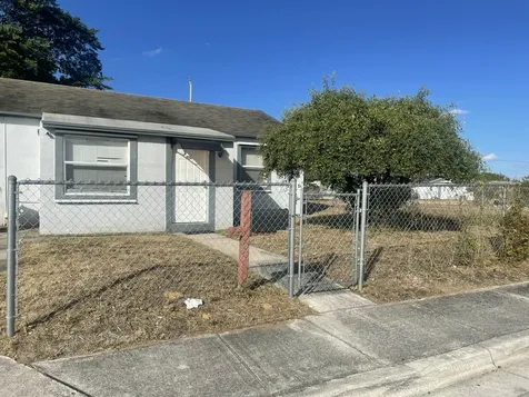 808 W 4th Street Riviera Beach FL 33404